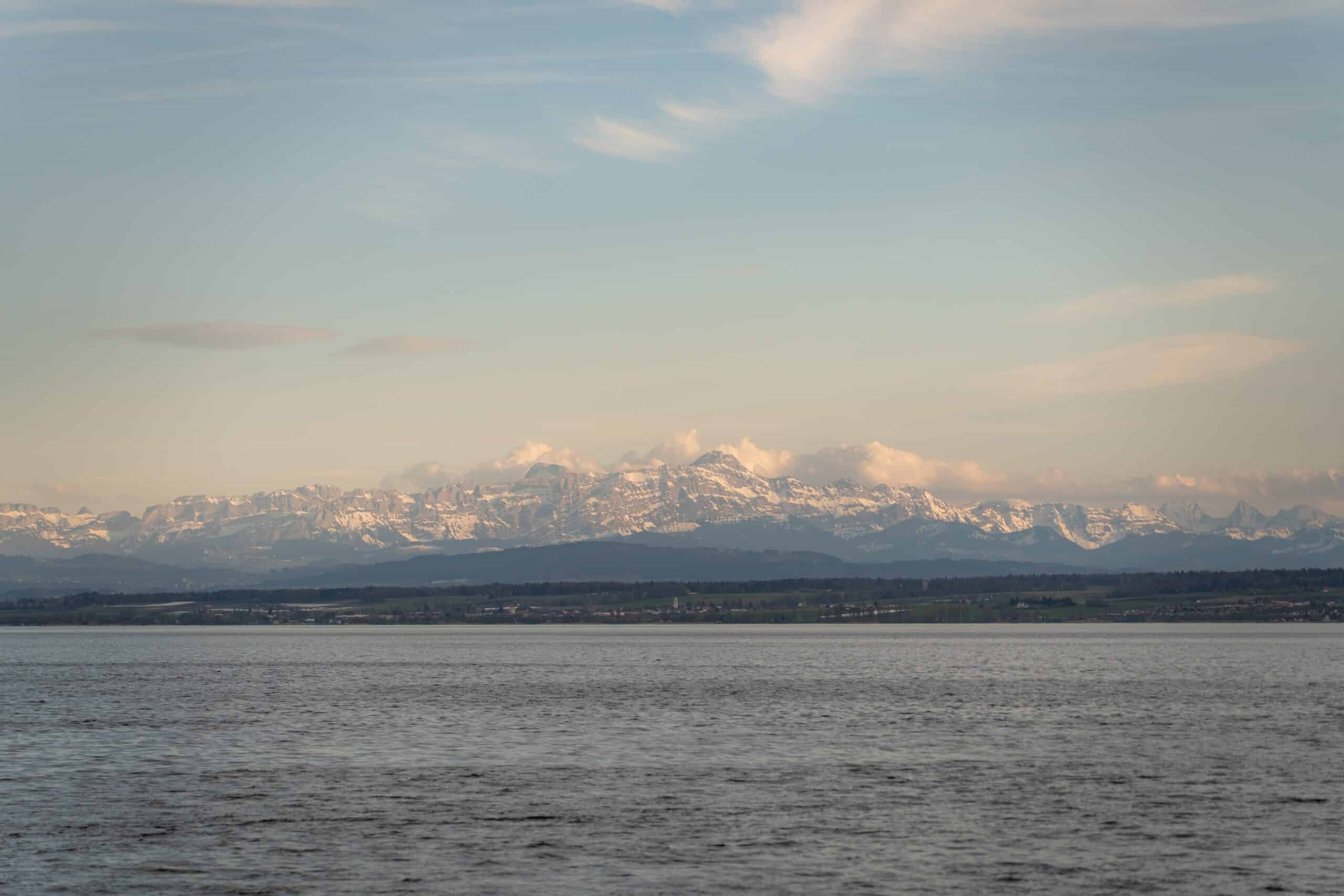Hochzeitslocation am See mit Alpenpanorama