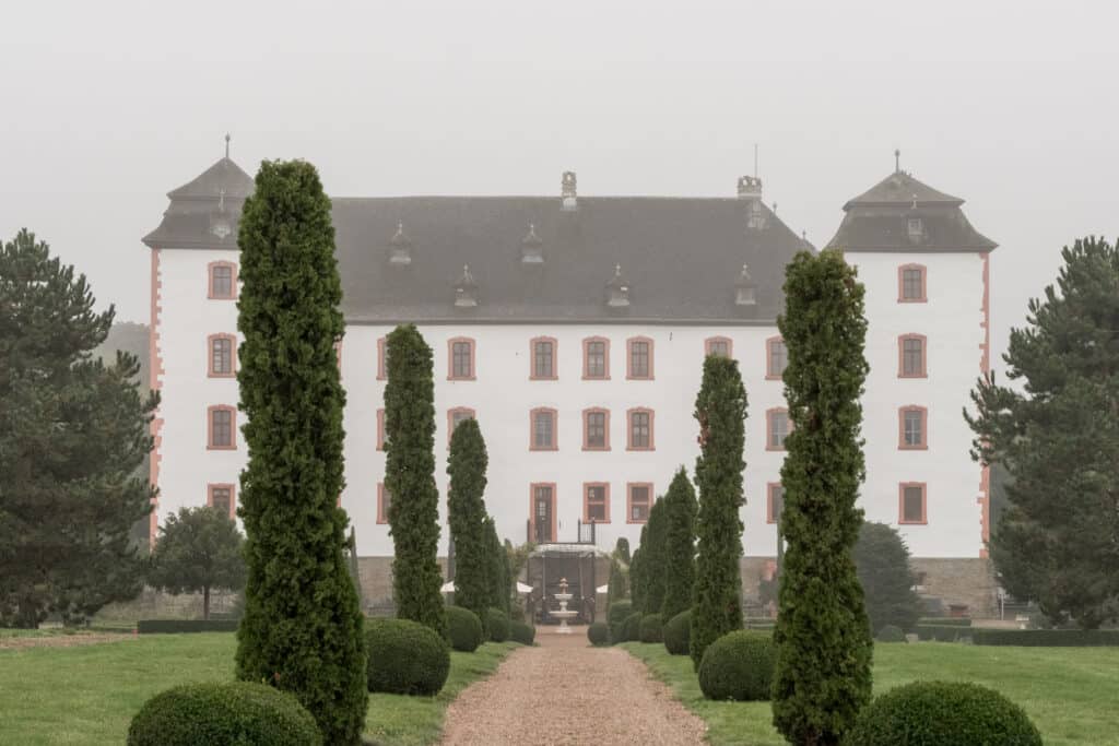 Schlossgarten im Nebel