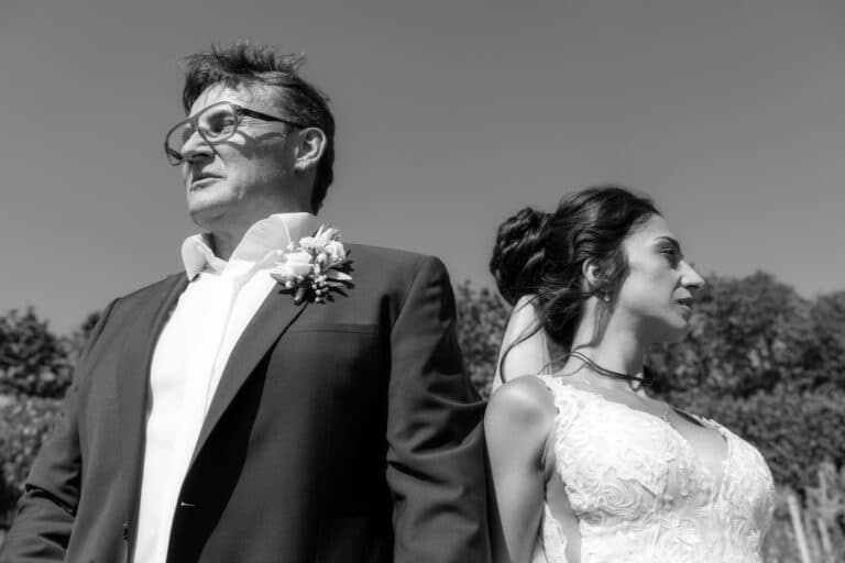 00065-florian-knusper-hochzeitsfotograf-wuerzburg-brautpaar-im-freien-Schlosshotel Steinburg Wuerzburg