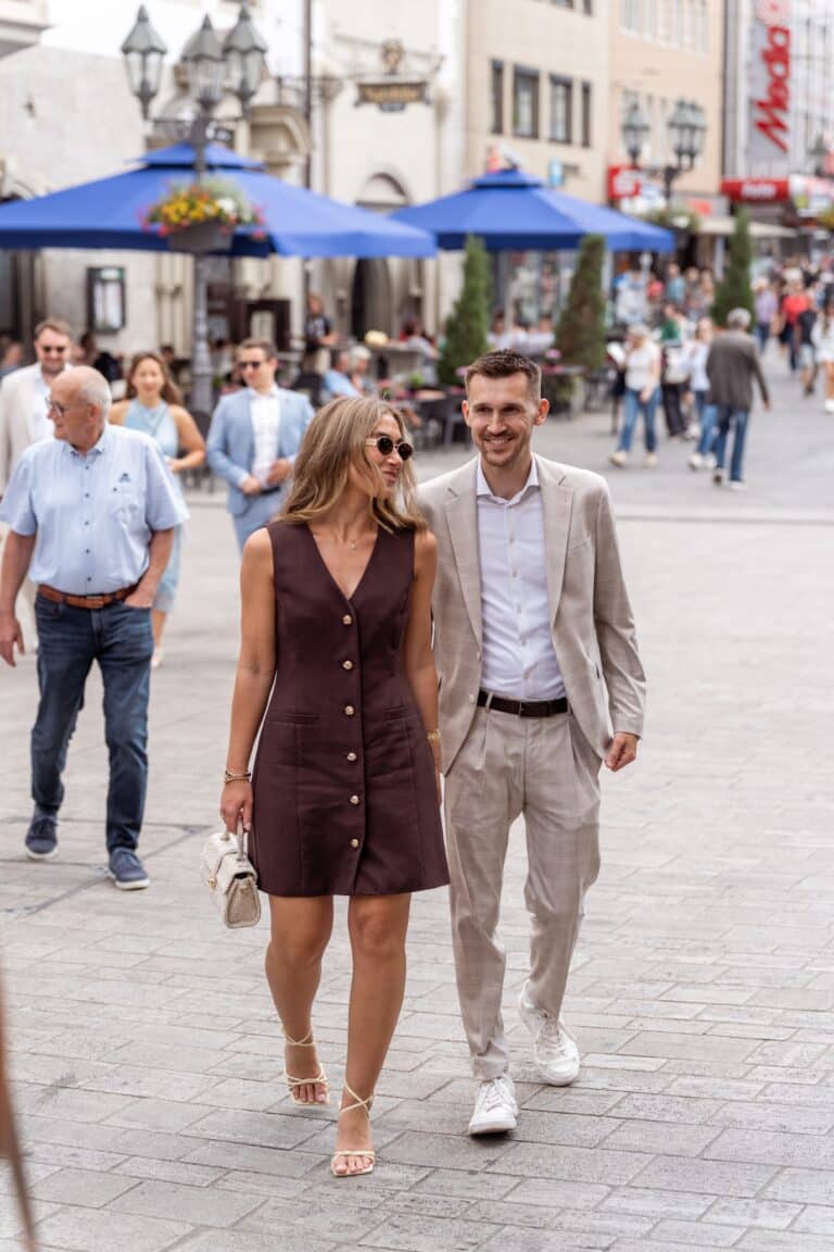 00217-florian-knusper-hochzeitsfotograf-wuerzburg-paar-in-der-stadt-Schlosshotel Steinburg Wuerzburg
