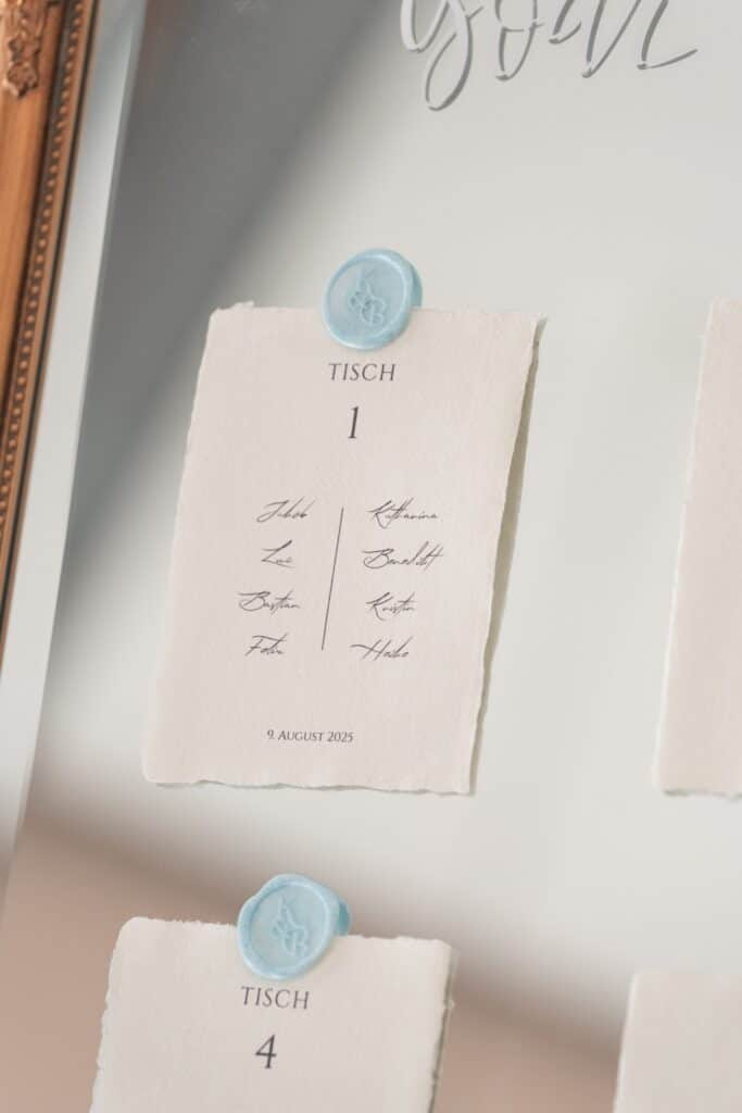 Hochzeitstischordnung mit Siegel und Datum