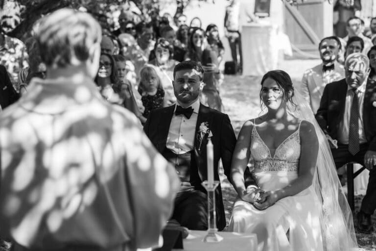 01197-2-florian-knusper-hochzeitsfotograf-wuerzburg-trauung-im-freien