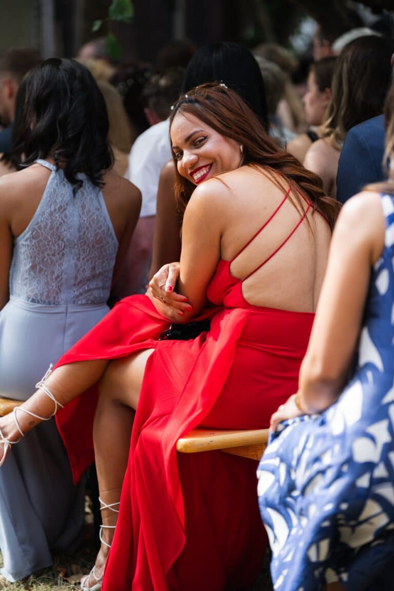 01282-florian-knusper-hochzeitsfotograf-wuerzburg-gruppe-von-gaesten