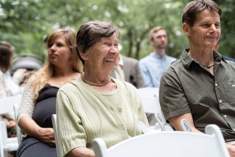 01349-florian-knusper-hochzeitsfotograf-wuerzburg-gruppe-von-gaesten-villa-oriental