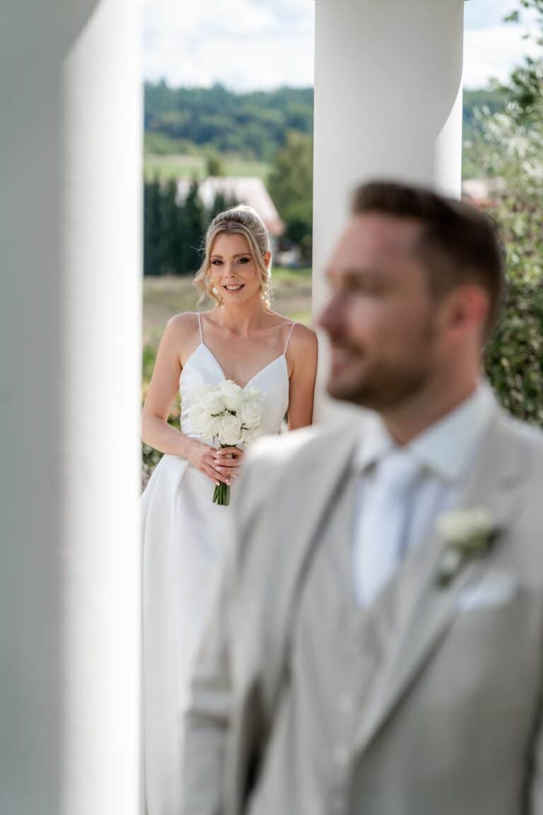 02644-florian-knusper-hochzeitsfotograf-wuerzburg-brautpaar-bei-der-trauung-Villa Oriental