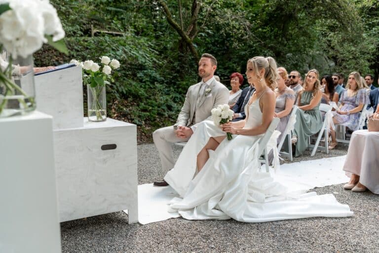 03321-florian-knusper-hochzeitsfotograf-wuerzburg-trauung-im-freien-Villa Oriental