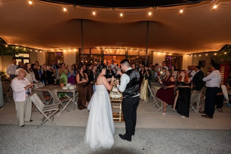 04908-florian-knusper-hochzeitsfotograf-wuerzburg-brautpaar-beim-empfang-villa-oriental