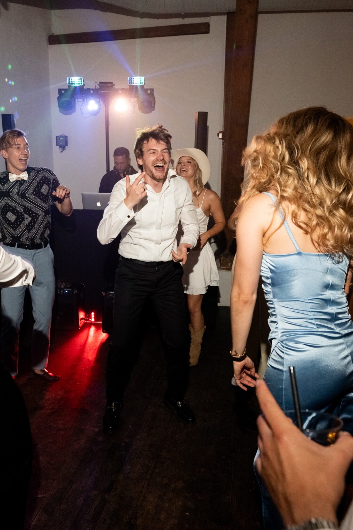 05963 florian knusper hochzeitsfotograf hochzeitstanz party feierabend winzerhof stahl