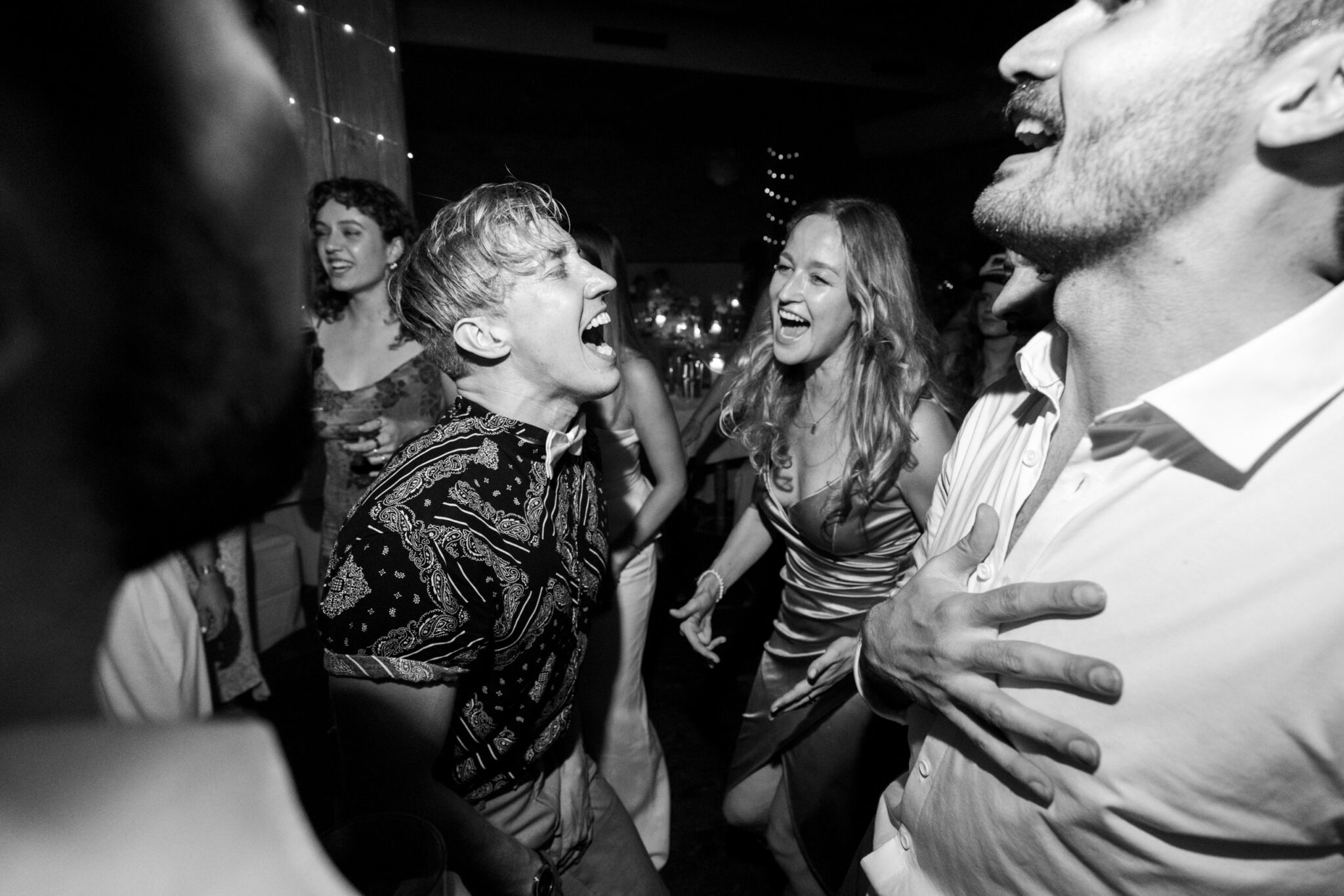 06024 2 florian knusper hochzeitsfotograf hochzeitsfeier tanzparty winzerhof stahl