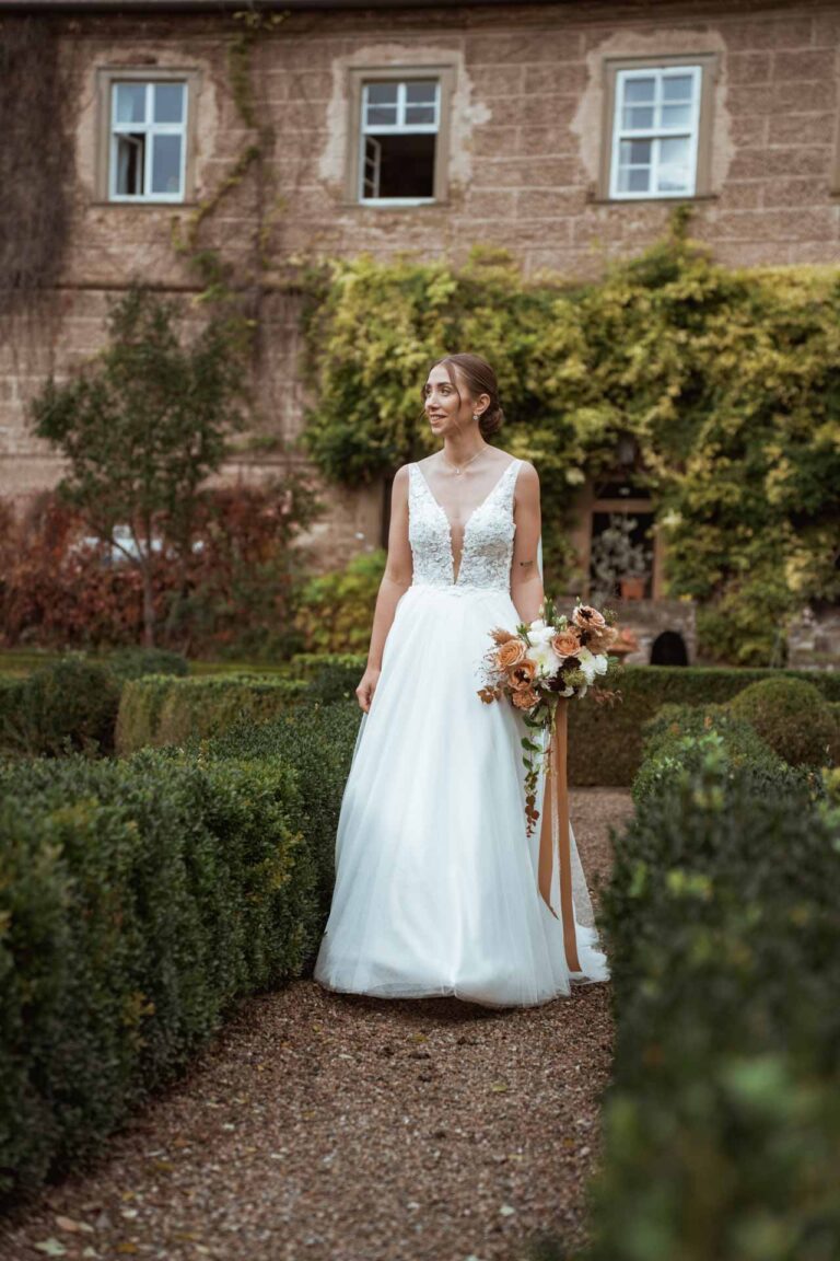 Hochzeit Schloss Zeilitzheim Freie Trauung Hochzeitsfotograf Würzburg Florian Knusper First Look Fotoshooting Fotograf für LGBTQ Hochzeit