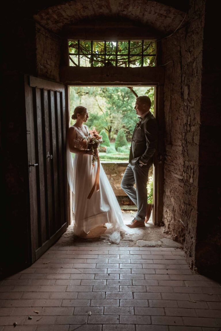 Hochzeit Schloss Zeilitzheim Freie Trauung Hochzeitsfotograf Würzburg Florian Knusper First Look Fotoshooting Fotograf für LGBTQ Hochzeit