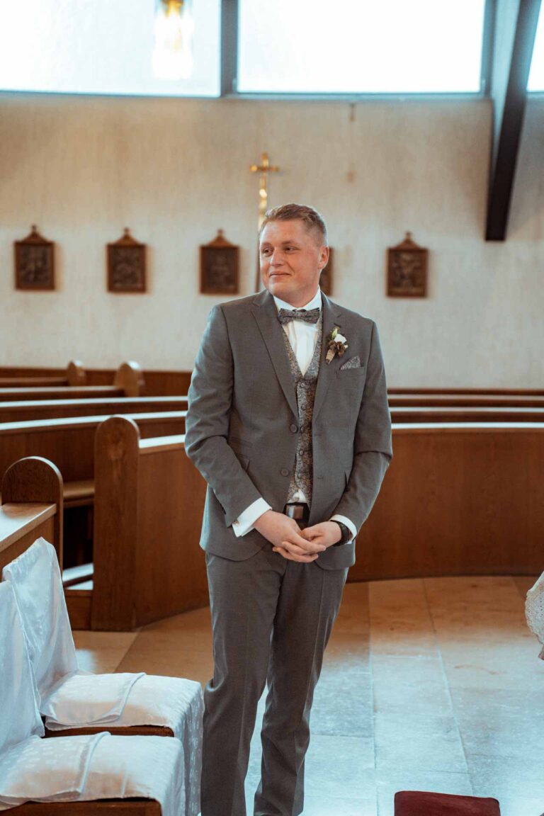 Hochzeit Schloss Zeilitzheim Freie Trauung Hochzeitsfotograf Würzburg Florian Knusper First Look Fotoshooting Fotograf für LGBTQ Hochzeit