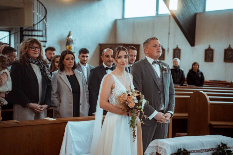 Hochzeit Schloss Zeilitzheim Freie Trauung Hochzeitsfotograf Würzburg Florian Knusper First Look Fotoshooting Fotograf für LGBTQ Hochzeit