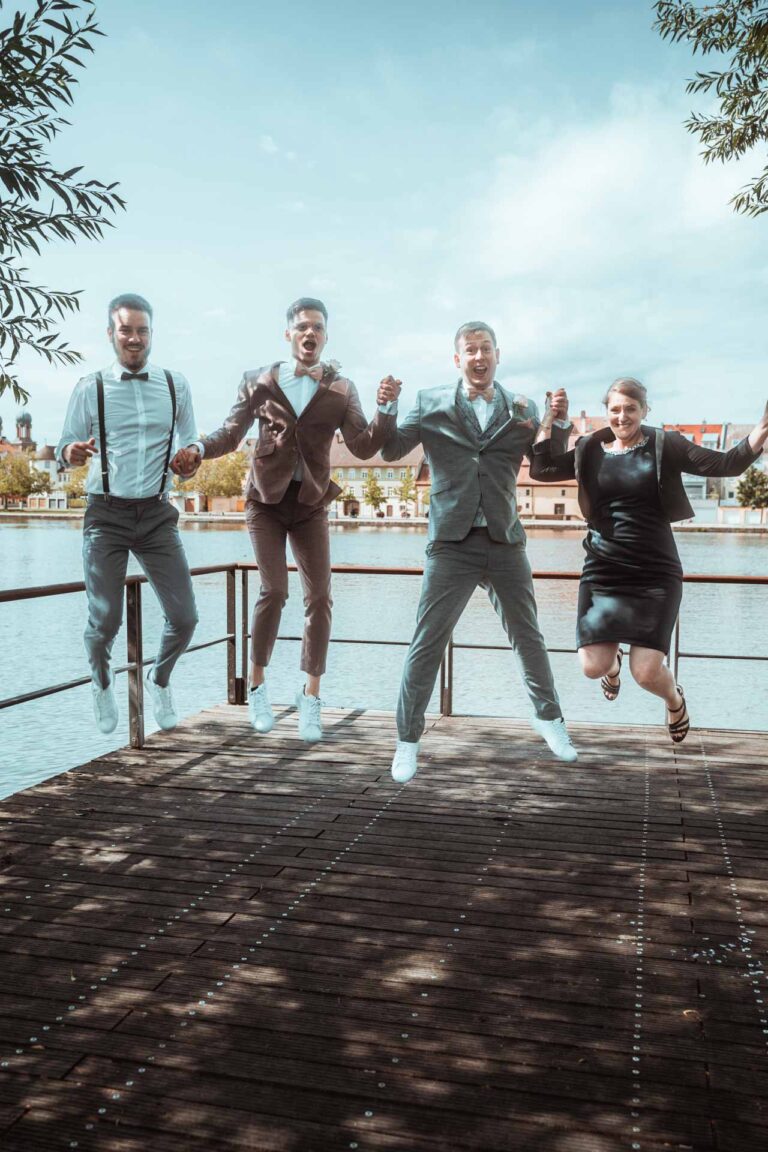 Hochzeit Stadtbalkon Kitzingen Freie Trauung Gleichgeschlechtliche Ehe LGBTQ Hochzeitsfotograf Würzburg Florian Knusper First Look Fotoshooting