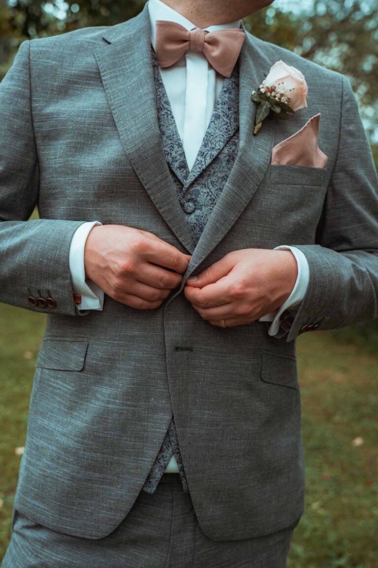 Hochzeit Stadtbalkon Kitzingen Freie Trauung Gleichgeschlechtliche Ehe LGBTQ Hochzeitsfotograf Würzburg Florian Knusper First Look Fotoshooting