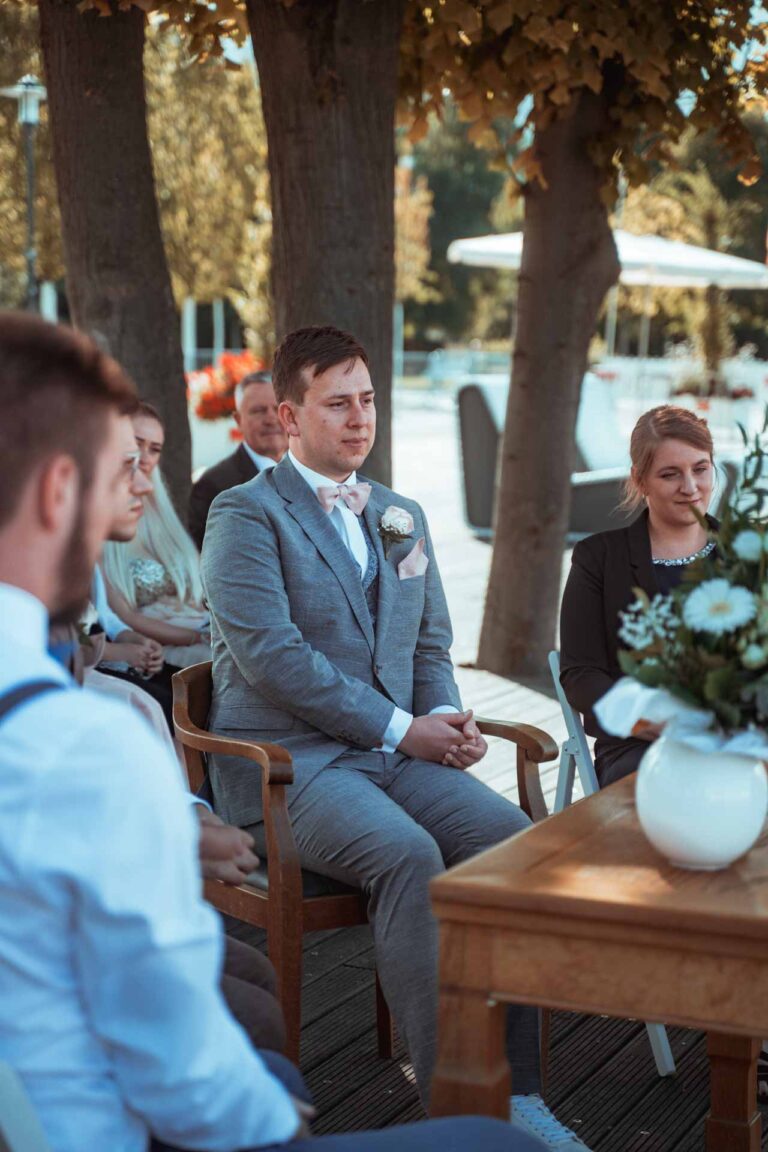 Hochzeit Stadtbalkon Kitzingen Freie Trauung Gleichgeschlechtliche Ehe LGBTQ Hochzeitsfotograf Würzburg Florian Knusper First Look Fotoshooting