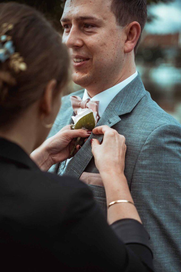 Hochzeit Stadtbalkon Kitzingen Freie Trauung Gleichgeschlechtliche Ehe LGBTQ Hochzeitsfotograf Würzburg Florian Knusper First Look Fotoshooting