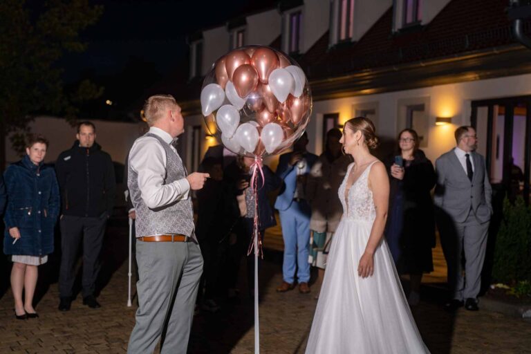 Hochzeit Schafhof Wiesentheid Freie Trauung Hochzeitsfotograf Würzburg Florian Knusper First Look Fotoshooting Fotograf für LGBTQ Hochzeit