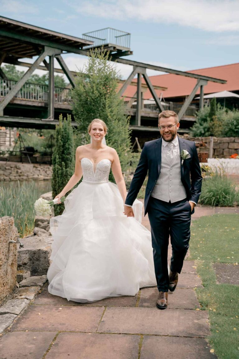 Hochzeit Brückenbaron Freie Trauung Hochzeitsfotograf Würzburg Florian Knusper First Look Fotoshooting