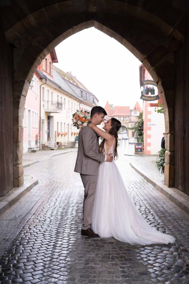 Hochzeit Freihof Prichsenstadt Freie Trauung Hochzeitsfotograf Würzburg Florian Knusper First Look Fotoshooting