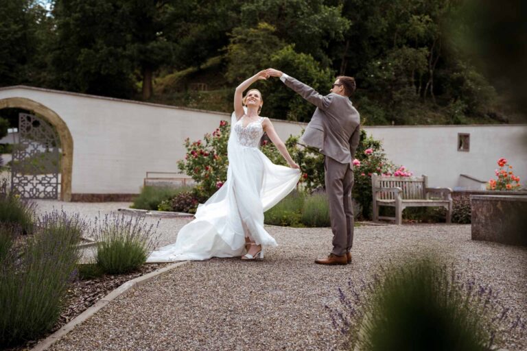 Hochzeit The Oriental Freie Trauung Hochzeitsfotograf Würzburg Florian Knusper First Look Fotoshooting Fotograf für LGBTQ Hochzeit