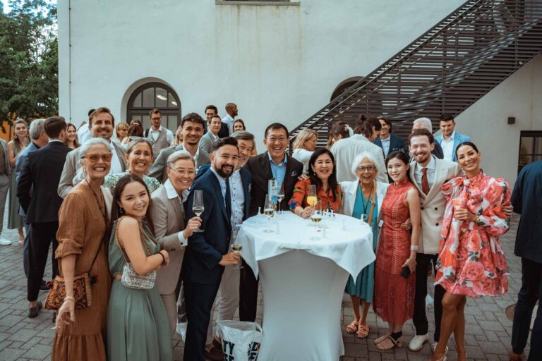 Hochzeit Vogelsburg Volkach Freie Trauung Hochzeitsfotograf Würzburg Florian Knusper First Look Fotoshooting Fotograf für LGBTQ Hochzeit