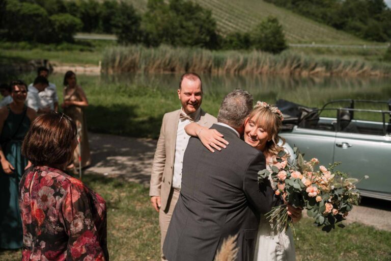 Hochzeit das Retz See Freie Trauung Hochzeitsfotograf Würzburg Florian Knusper First Look Fotoshooting