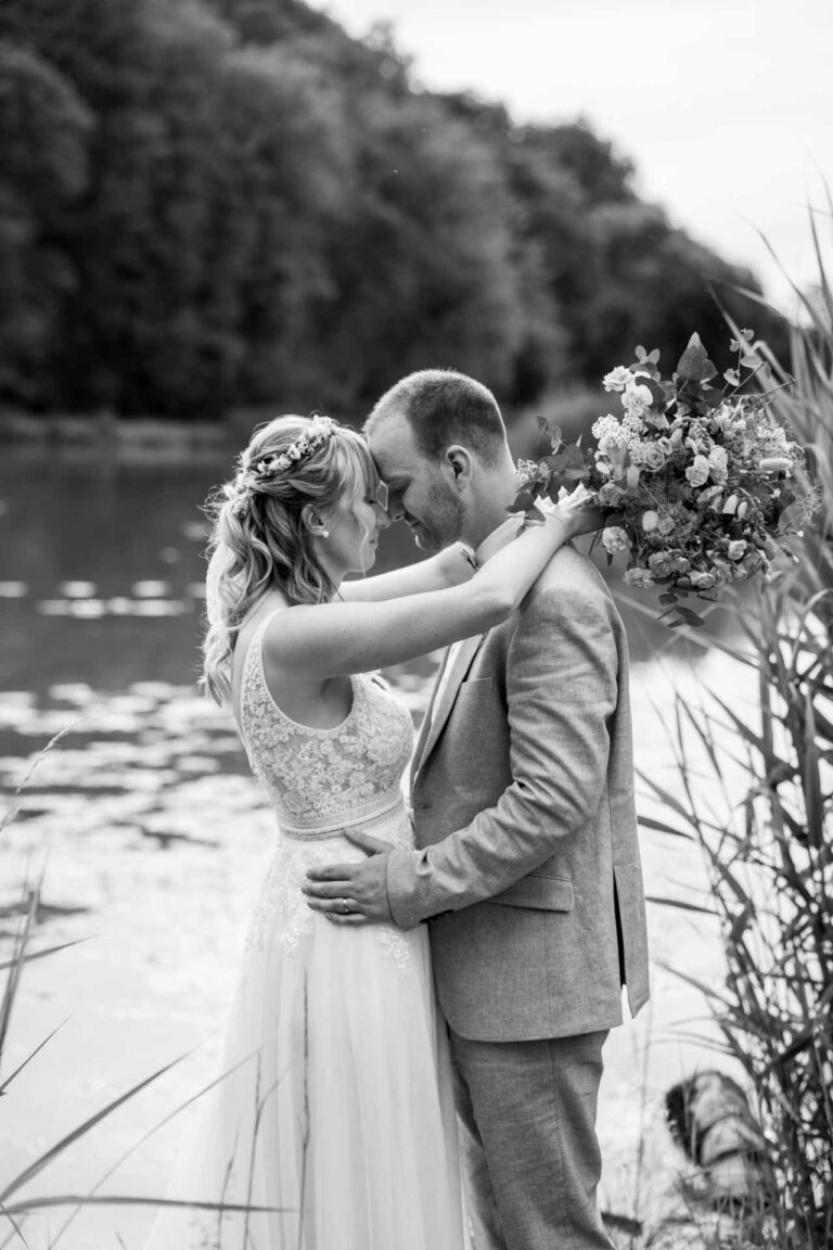 Hochzeit das Retz See Freie Trauung Gleichgeschlechtliche Ehe LGBTQ Hochzeitsfotograf Würzburg Florian Knusper First Look Fotoshooting