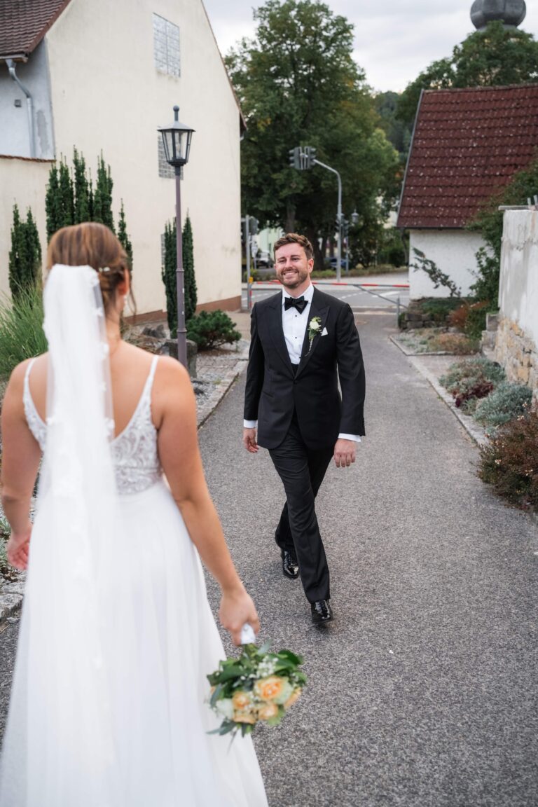 Wedding Photographer english speaking Latin Hochzeit Freie Trauung Hochzeitsfotograf Würzburg Florian Knusper First Look Fotoshooting_126