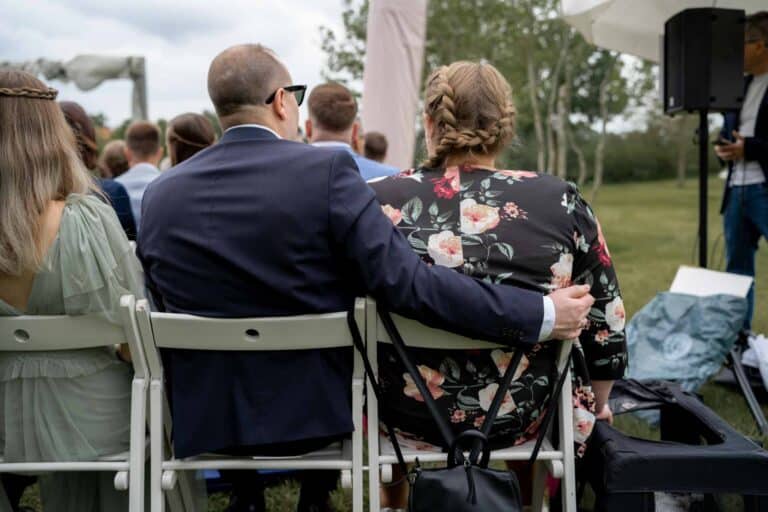 Hochzeit-Feier-Freihof-Prichsenstadt-Freie-Trauung-Hochzeitsfotograf-Gleichgeschlechtliche-Ehe-Hochzeit-Wuerzburg-Bamberg-Nuernberg-Erlangen-Fuerth-Koeln-Berlin-Florian-Knusper_198-768x512