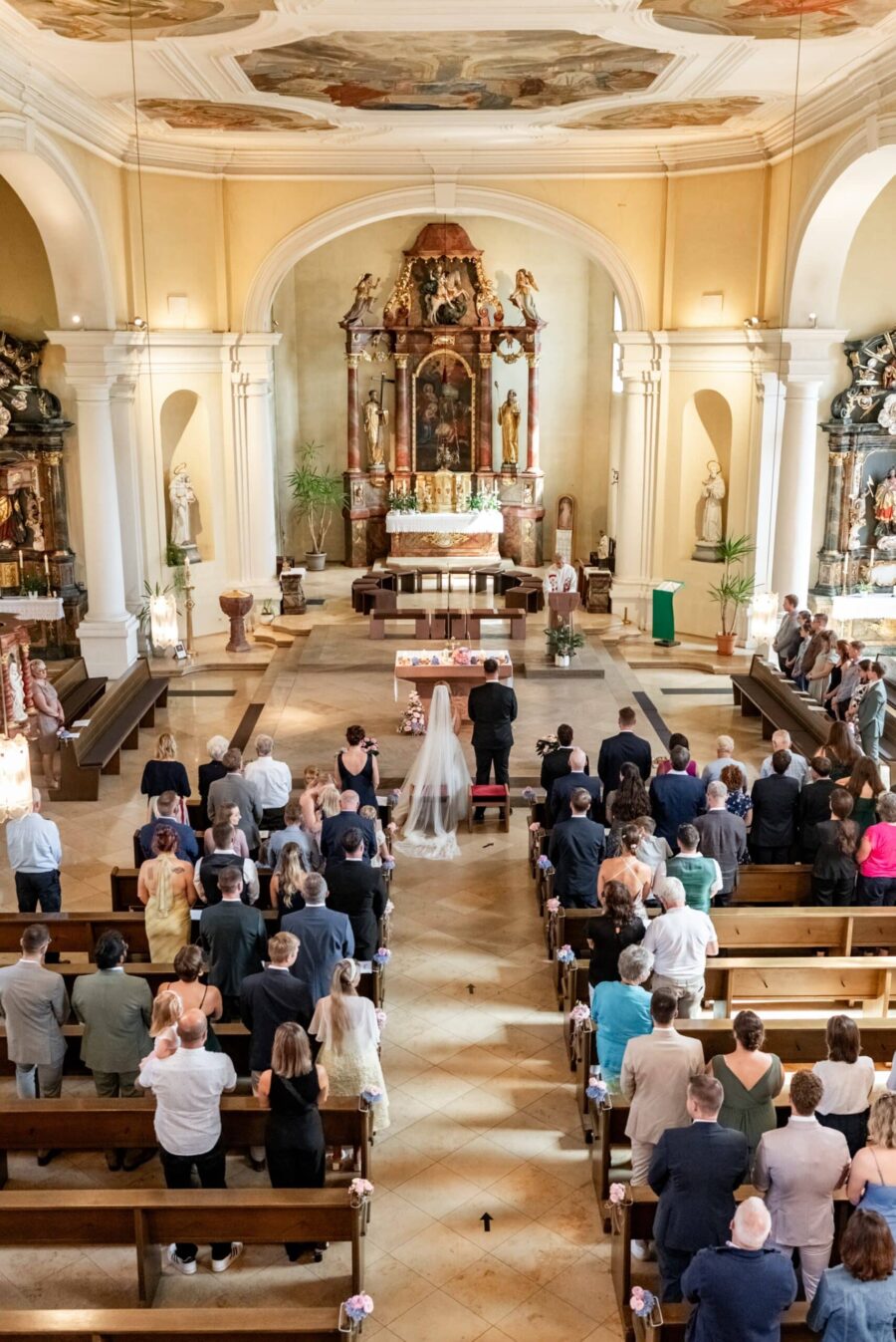 Hochzeit in einer historischen Kirche